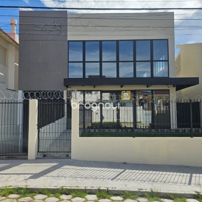 Prédio com 414m², 8 garagens, no bairro Jardim Atlântico em Florianópolis