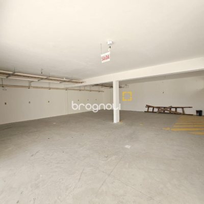 Prédio com 414m², 8 garagens, no bairro Jardim Atlântico em Florianópolis