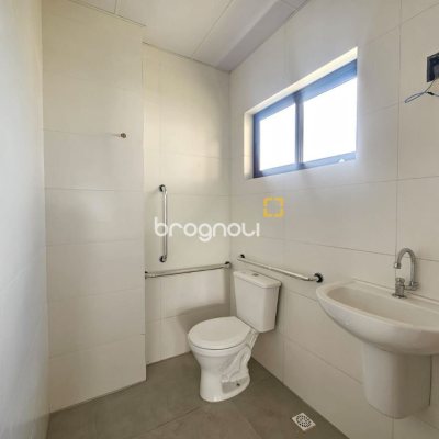 Prédio com 414m², 8 garagens, no bairro Jardim Atlântico em Florianópolis