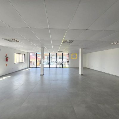Prédio com 414m², 8 garagens, no bairro Jardim Atlântico em Florianópolis