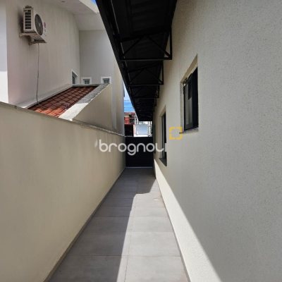 Prédio com 414m², 8 garagens, no bairro Jardim Atlântico em Florianópolis