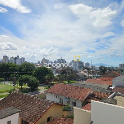 Prédio com 414m², 8 garagens, no bairro Jardim Atlântico em Florianópolis