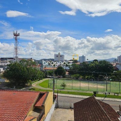 Prédio com 414m², 8 garagens, no bairro Jardim Atlântico em Florianópolis