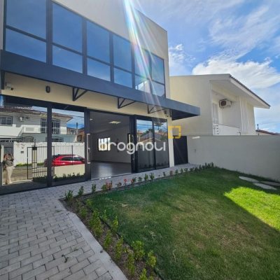 Prédio com 414m², 8 garagens, no bairro Jardim Atlântico em Florianópolis