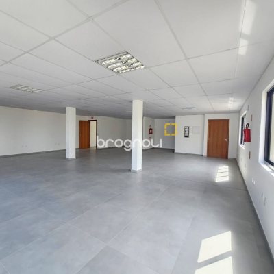Prédio com 414m², 8 garagens, no bairro Jardim Atlântico em Florianópolis