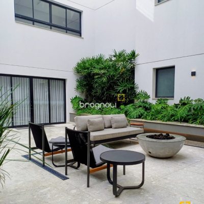 Apartamento com 54m², 1 quarto (sendo 1 suíte), 1 garagem, no bairro Jurerê em Florianópolis
