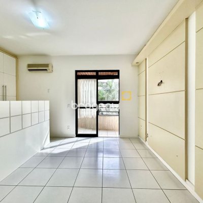 Apartamento com 129m², 3 quartos (sendo 1 suíte), 2 garagens, no bairro Bom Abrigo em Florianópolis