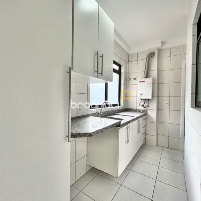 Apartamento com 129m², 3 quartos (sendo 1 suíte), 2 garagens, no bairro Bom Abrigo em Florianópolis
