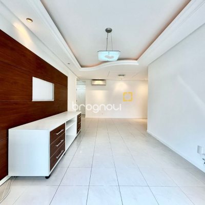 Apartamento com 129m², 3 quartos (sendo 1 suíte), 2 garagens, no bairro Bom Abrigo em Florianópolis