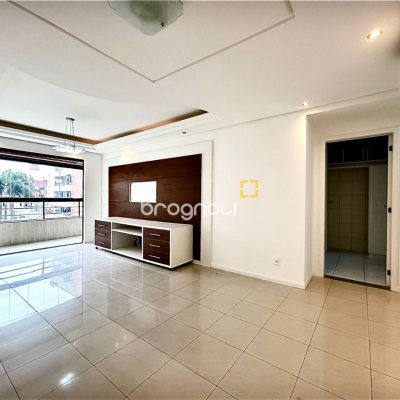Apartamento com 129m², 3 quartos (sendo 1 suíte), 2 garagens, no bairro Bom Abrigo em Florianópolis