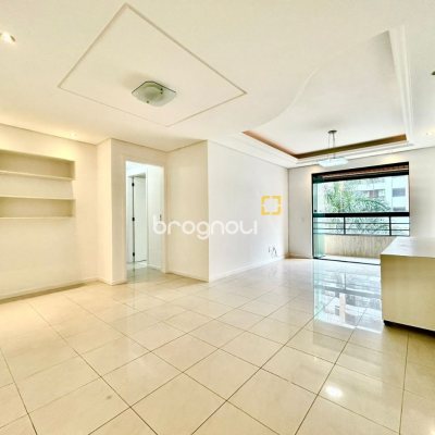 Apartamento com 129m², 3 quartos (sendo 1 suíte), 2 garagens, no bairro Bom Abrigo em Florianópolis