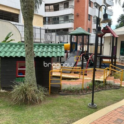 Apartamento com 129m², 3 quartos (sendo 1 suíte), 2 garagens, no bairro Bom Abrigo em Florianópolis