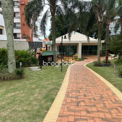 Apartamento com 129m², 3 quartos (sendo 1 suíte), 2 garagens, no bairro Bom Abrigo em Florianópolis