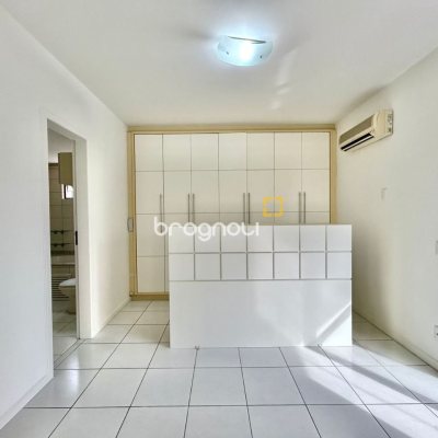 Apartamento com 129m², 3 quartos (sendo 1 suíte), 2 garagens, no bairro Bom Abrigo em Florianópolis