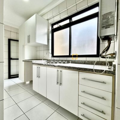 Apartamento com 129m², 3 quartos (sendo 1 suíte), 2 garagens, no bairro Bom Abrigo em Florianópolis