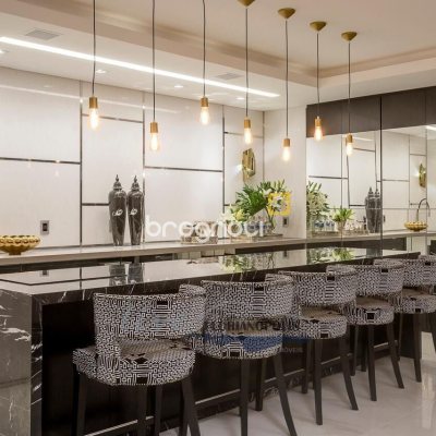 Apartamento com 417m², 3 quartos (sendo 3 suítes), 3 garagens, no bairro Jurerê Internacional em Florianópolis