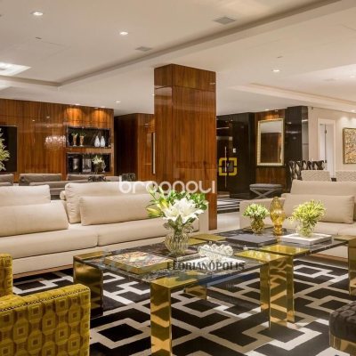 Apartamento com 417m², 3 quartos (sendo 3 suítes), 3 garagens, no bairro Jurerê Internacional em Florianópolis