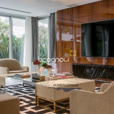 Apartamento com 417m², 3 quartos (sendo 3 suítes), 3 garagens, no bairro Jurerê Internacional em Florianópolis
