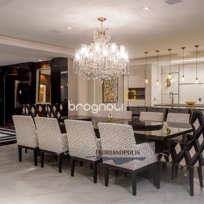Apartamento com 417m², 3 quartos (sendo 3 suítes), 3 garagens, no bairro Jurerê Internacional em Florianópolis