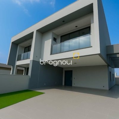 Casa com 161m², 3 quartos (sendo 1 suíte), 2 garagens, no bairro Sertão do Maruim em São José