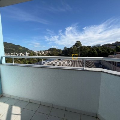 Apartamento com 46m², 1 quarto (sendo 1 suíte), 1 garagem, no bairro Trindade em Florianópolis