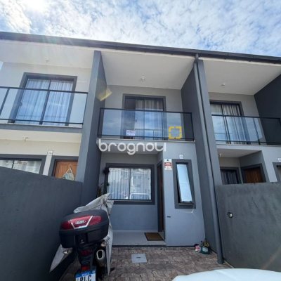 Casa com 74m², 2 quartos, 2 garagens, no bairro Potecas em São José