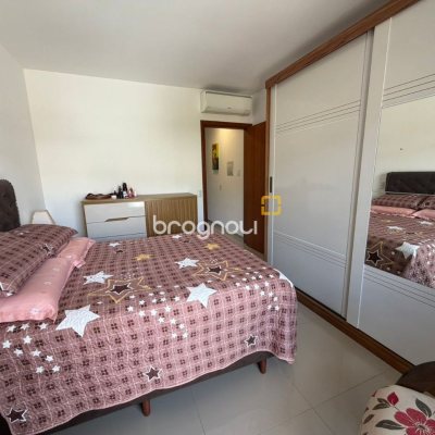 Casa com 74m², 2 quartos, 2 garagens, no bairro Potecas em São José