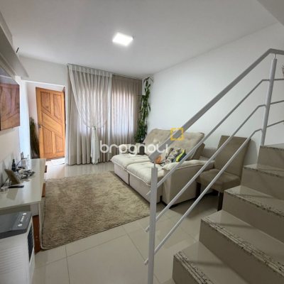 Casa com 74m², 2 quartos, 2 garagens, no bairro Potecas em São José