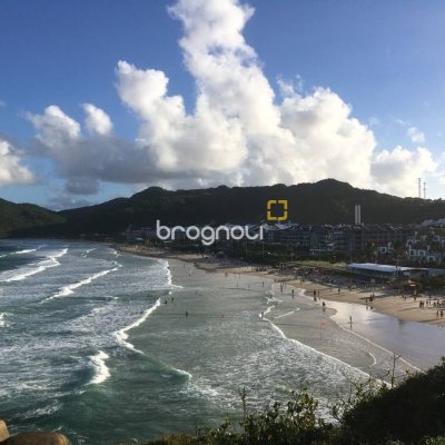 Apartamento com 141m², 4 quartos (sendo 1 suíte), 2 garagens, no bairro Praia Brava em Florianópolis