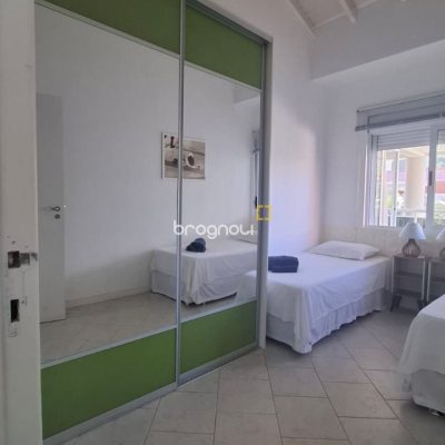 Apartamento com 141m², 4 quartos (sendo 1 suíte), 2 garagens, no bairro Praia Brava em Florianópolis