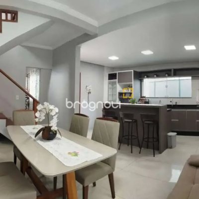 Casa com 143m², 3 quartos (sendo 1 suíte), 1 garagem, no bairro Ingleses em Florianópolis