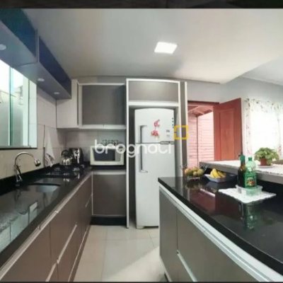 Casa com 143m², 3 quartos (sendo 1 suíte), 1 garagem, no bairro Ingleses em Florianópolis