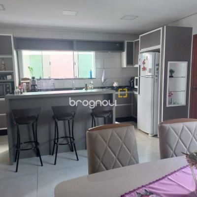 Casa com 143m², 3 quartos (sendo 1 suíte), 1 garagem, no bairro Ingleses em Florianópolis