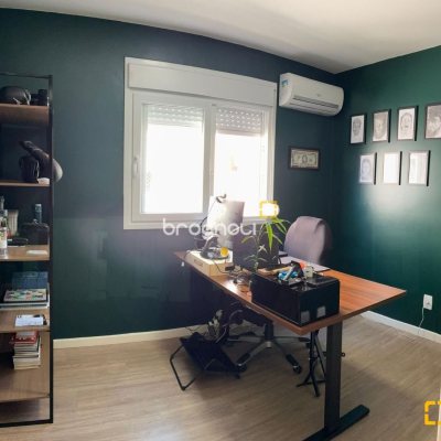 Casa com 102m², 3 quartos (sendo 1 suíte), 2 garagens, no bairro Ribeirão da Ilha em Florianópolis
