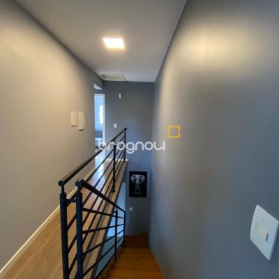 Casa com 102m², 3 quartos (sendo 1 suíte), 2 garagens, no bairro Ribeirão da Ilha em Florianópolis