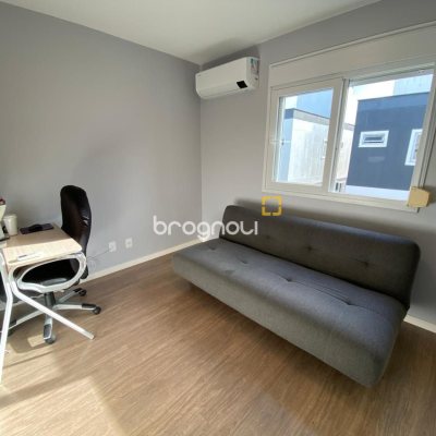 Casa com 102m², 3 quartos (sendo 1 suíte), 2 garagens, no bairro Ribeirão da Ilha em Florianópolis