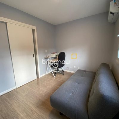 Casa com 102m², 3 quartos (sendo 1 suíte), 2 garagens, no bairro Ribeirão da Ilha em Florianópolis