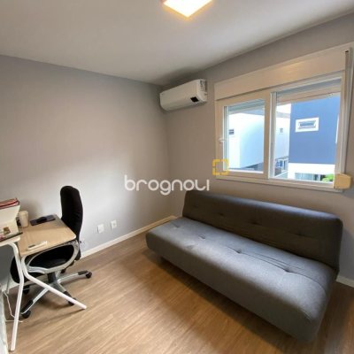 Casa com 102m², 3 quartos (sendo 1 suíte), 2 garagens, no bairro Ribeirão da Ilha em Florianópolis