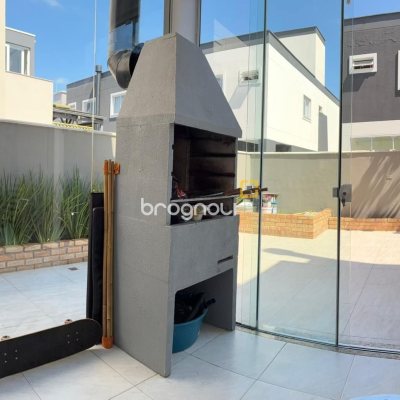 Casa com 102m², 3 quartos (sendo 1 suíte), 2 garagens, no bairro Ribeirão da Ilha em Florianópolis
