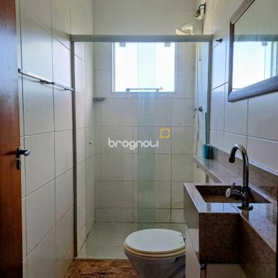 Casa com 97m², 2 quartos (sendo 2 suítes), 2 garagens, no bairro Rio Vermelho em Florianópolis