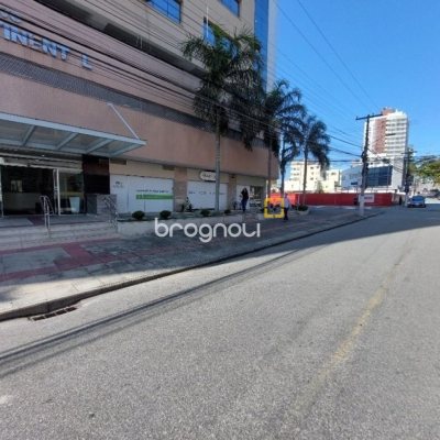 Sala com 38m², 1 garagem, no bairro Estreito em Florianópolis
