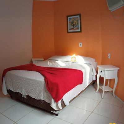 Apartamento com 31m², 1 quarto, 1 garagem, no bairro Canasvieiras em Florianópolis