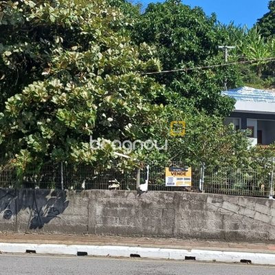 Terreno com 1125m², no bairro Estreito em Florianópolis