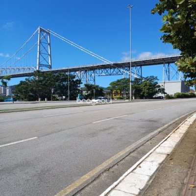 Terreno com 1125m², no bairro Estreito em Florianópolis