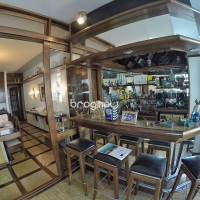 Apartamento com 264m², 4 quartos (sendo 1 suíte), 2 garagens, no bairro Centro em Florianópolis