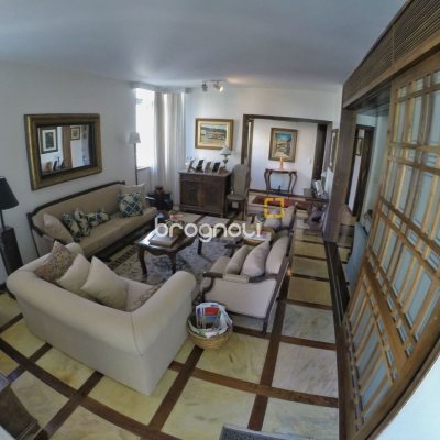 Apartamento com 264m², 4 quartos (sendo 1 suíte), 2 garagens, no bairro Centro em Florianópolis
