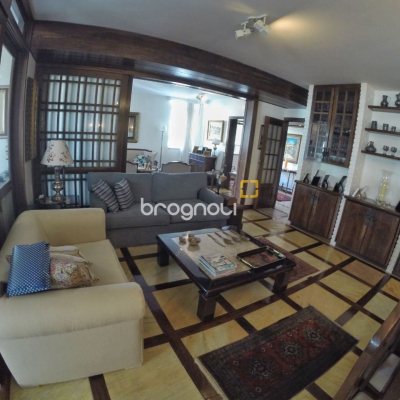 Apartamento com 264m², 4 quartos (sendo 1 suíte), 2 garagens, no bairro Centro em Florianópolis