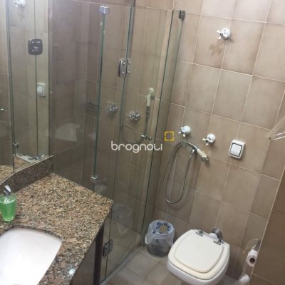 Apartamento com 264m², 4 quartos (sendo 1 suíte), 2 garagens, no bairro Centro em Florianópolis