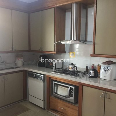 Apartamento com 264m², 4 quartos (sendo 1 suíte), 2 garagens, no bairro Centro em Florianópolis
