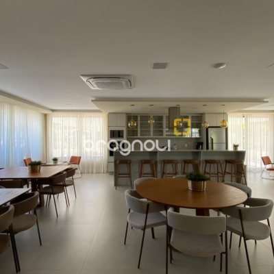 Apartamento com 49m², 1 quarto (sendo 1 suíte), 1 garagem, no bairro Saco Grande em Florianópolis